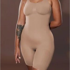 YITTY nearly naked shaping mid thigh bodysuit, 3x/4x, new with tags